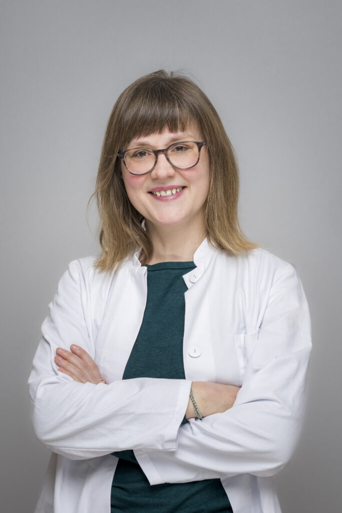 Dr. med. Julia Algasinger